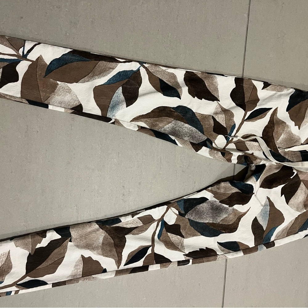 Italian Jogger Leaf Print Pants in Brown and White